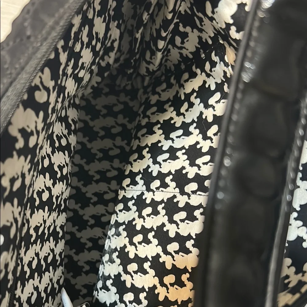 Vera Bradley Disney Parks Mickey Mouse Black Quilted Women's Bag - Picture 11 of 12